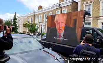 Van plays Boris Johnson&apos;s &apos;Stay Home&apos; message outside Dominic Cummings&apos; house after lockdown rule-breaking revelations