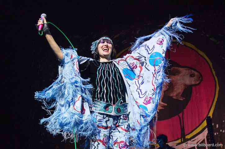 Yeah Yeah Yeahs Jam to ‘Phenomena’ During Quarantine Closet Party: Watch