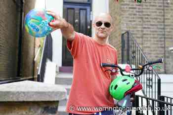 Boris Johnson backs Dominic Cummings following lockdown row