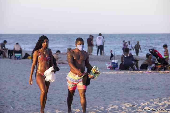 Memorial Day weekend draws crowds and triggers warnings