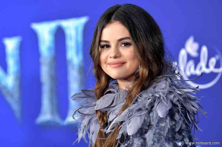 Selena Gomez Sends Thoughtful Message to Graduating Students From Immigrant Families: Watch