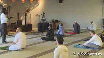 Muslim communities in Edmonton adapt to celebrate Eid al-Fitr amid COVID-19 restrictions