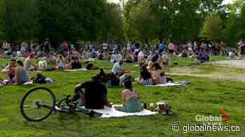 Coronavirus outbreak: Thousands gather in Toronto park | Watch News Videos Online - Globalnews.ca