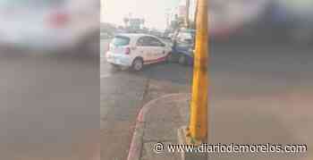 Choca taxi contra camioneta en Jiutepec - Diario de Morelos
