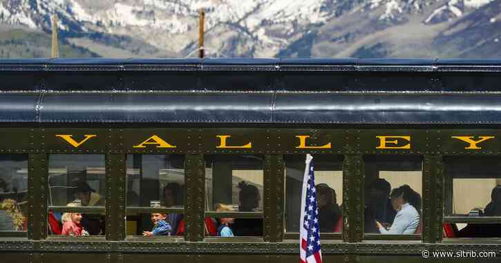 Utahns mark Memorial Day with drive-by tributes, out of concern for COVID-19