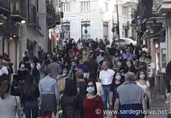 Fase2. Cagliari, la segnalazione di un lettore: "Questi non sono assembramenti?" FOTO - Sardegna Live