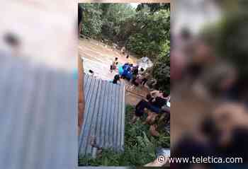 Cabeza de agua sorprendió a bañistas en Cartago - Teletica