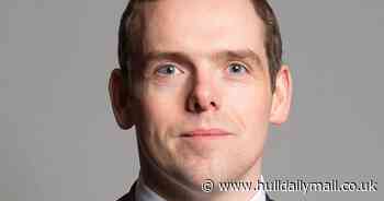 Minister quits over Dominic Cummings alleged lockdown breach