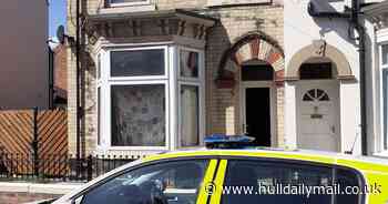 Huge response as fire breaks out in west Hull home - Hull Daily Mail