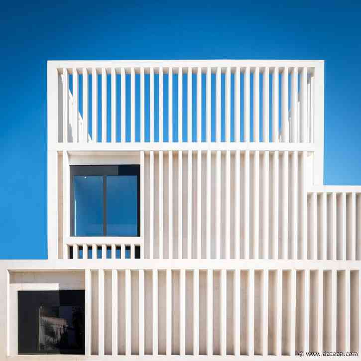 Tuñón Arquitectos adds white concrete gallery to Museum of Contemporary Art Helga de Alvear