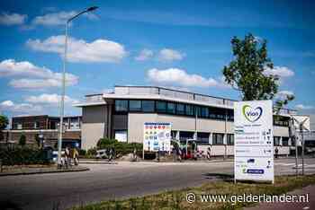 Velps uitzendbureau opnieuw in beeld bij besmettingen met corona: te volle busjes Apeldoorn deels gevuld met medewerkers