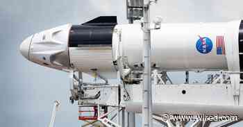 Weather Delays the SpaceX Crew Dragon Launch