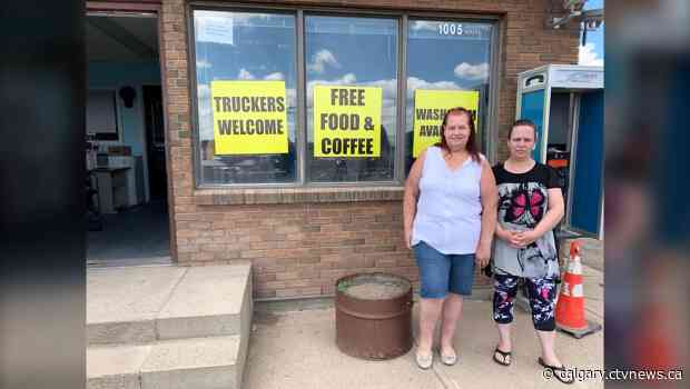 Volunteers create roadside oasis on the prairies for truckers