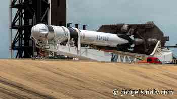 SpaceX, NASA Delay Milestone Mission Over Lightning Fears