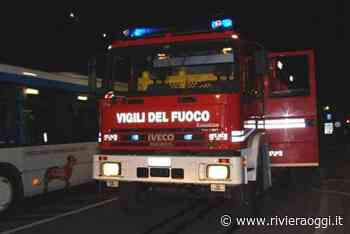 Auto in fiamme nella notte a Grottammare, intervento dei pompieri - Riviera Oggi