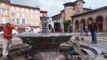 A Gaillac, une fontaine utilisée comme piscine sème la zizanie - LaDepeche.fr