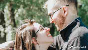 Newlyweds deal with double diagnosis of rare cancer