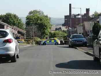 Ellesmere Road sealed off to allow police hunt for missing child