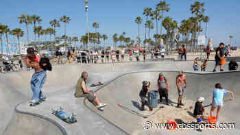 Skateboarders remove sand from iconic Venice Beach skate park despite stay-at-home orders