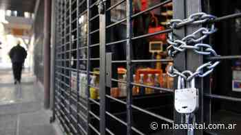 En Buenos Aires deberán cerrar sus puertas unos 10.000 comercios no esenciales - La Capital (Rosario)