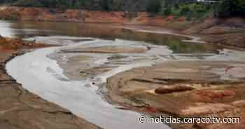 Las impactantes imágenes de la sequía que afecta al embalse de Guatapé - Noticias Caracol