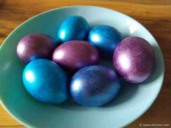 For a Striking Shine, These are the Best Iridescent Mediums for Acrylic Paints