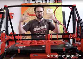 Massive 3D printer built by Ivan Miranda