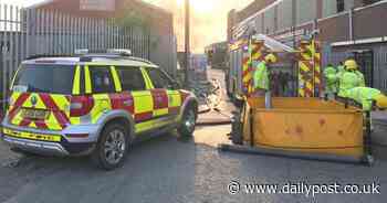 LIVE: Firefighters battling large blaze on Deeside Industrial Estate - North Wales Live