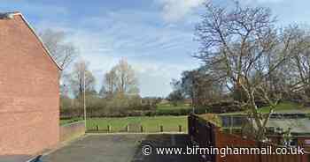 Man gunned down next to canal bridge