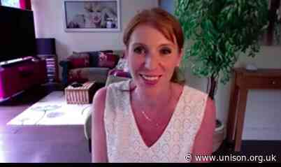 Angela Rayner chats to UNISON carers