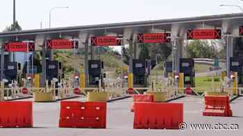 Ottawa looking at how to reunite families separated by border closure, says Trudeau