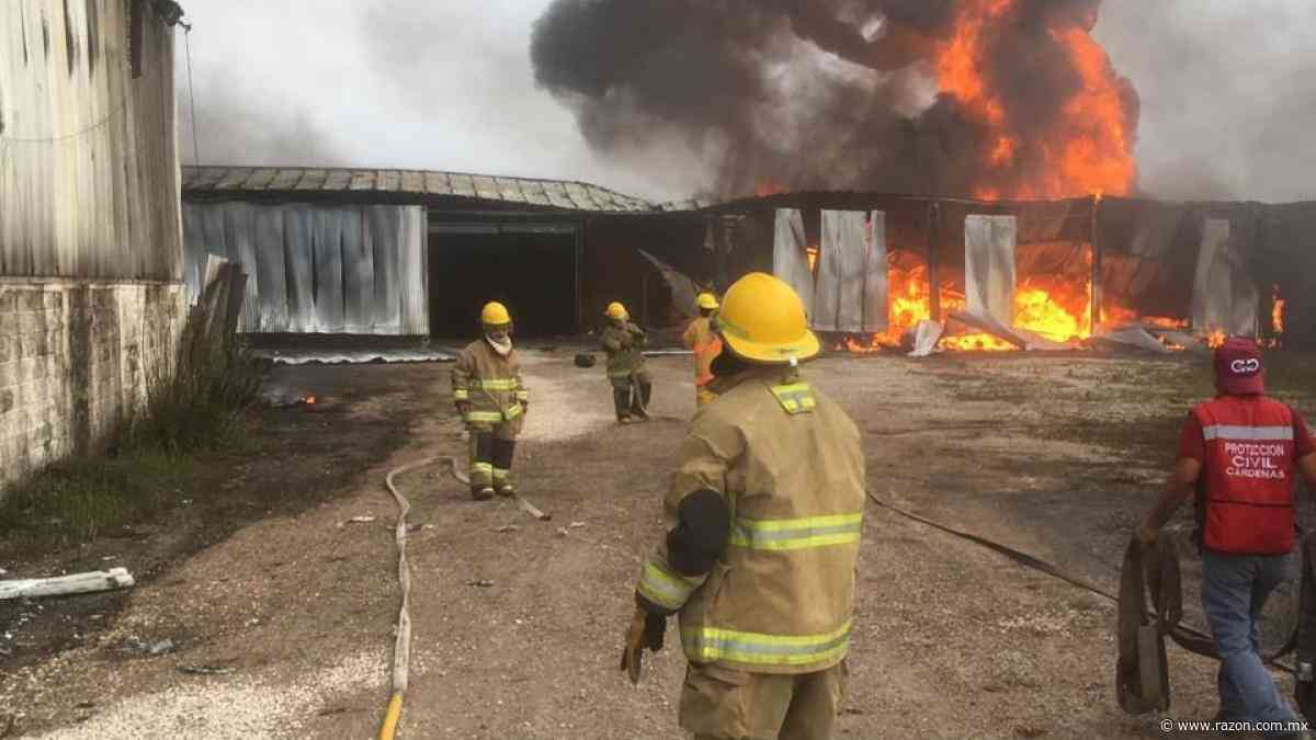 Se incendia bodega de huachicol en Cardenas, Tabasco - La Razon