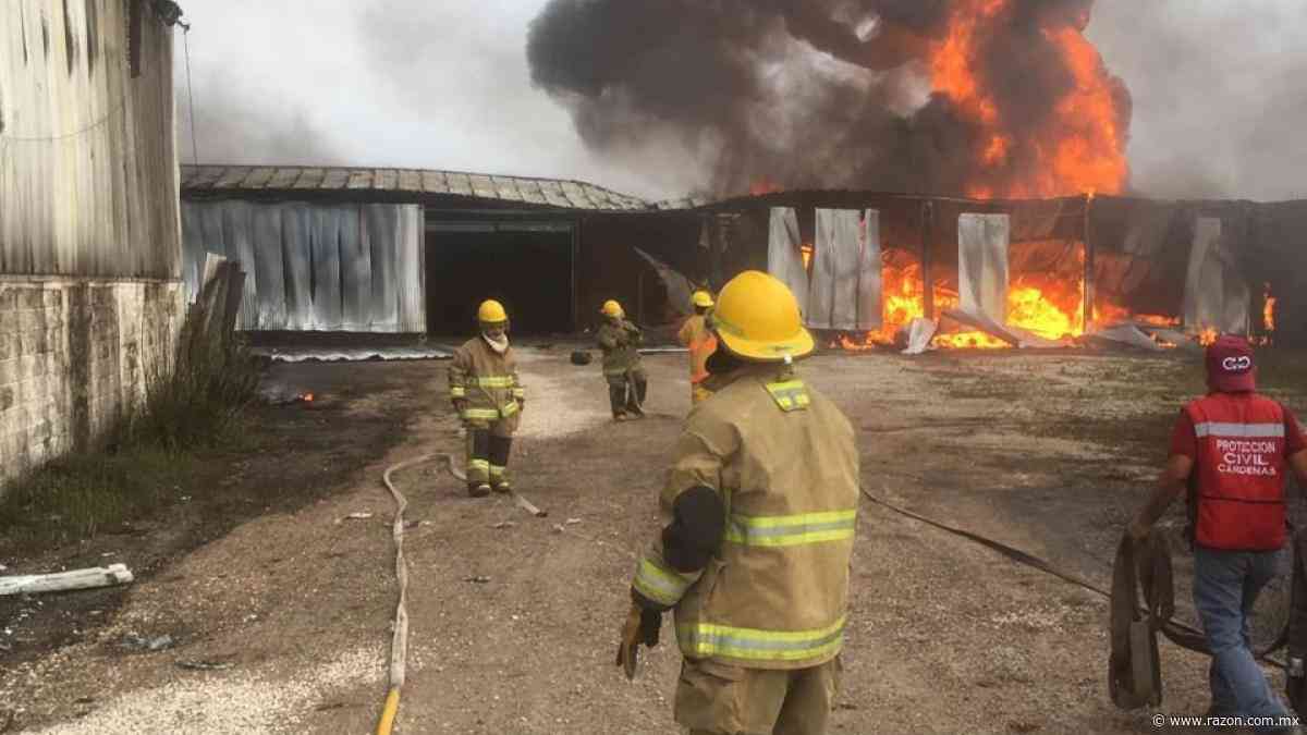 Se incendia bodega de huachicol en Cárdenas, Tabasco - La Razon