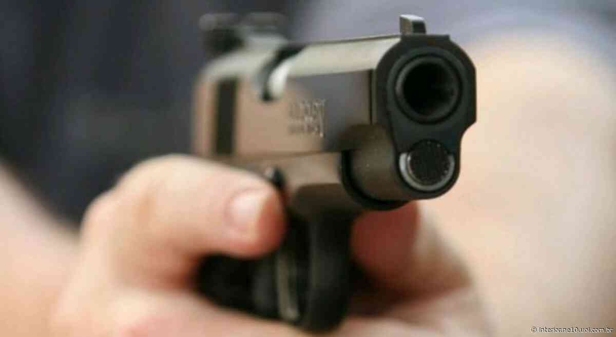 Jovem é morto a tiros após marcar encontro pela internet em Garanhuns - NE10