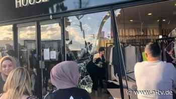 Zwölf Verletzte in Sydney:Auto fährt in Geschäft mit islamischer Mode - n-tv NACHRICHTEN