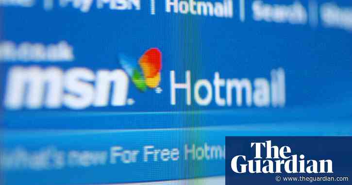 Microsoft sacks journalists to replace them with robots