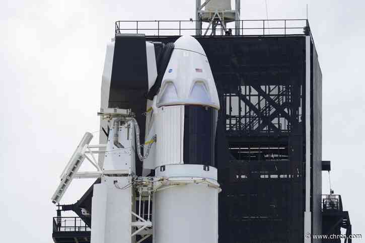 SpaceX presses ahead in historic 1st launch of astronauts