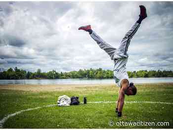 COVID-19: Mooney's Bay beachgoers come 'round to circles