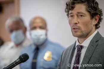 As Minneapolis burns, mayor takes heat for the response