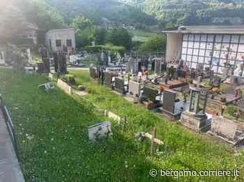 Botta di Sedrina, tagliano l'erba al cimitero, scatta la diffida del Comune - Corriere Bergamo - Corriere della Sera