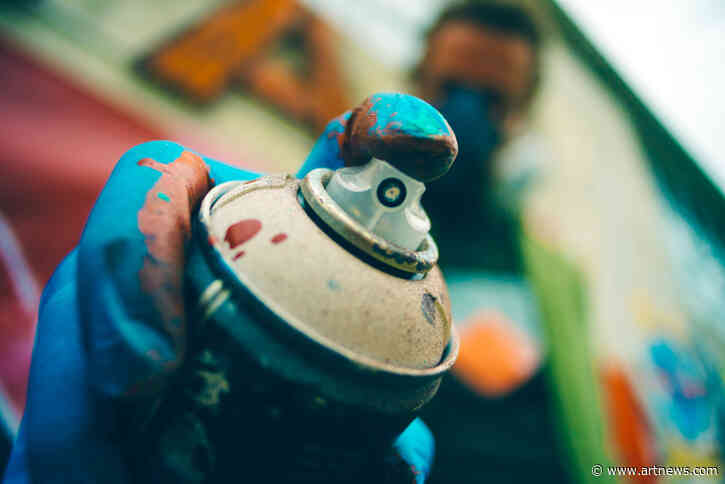 Forget the Patio Furniture; Express Yourself with the Best Spray Paints for Artists