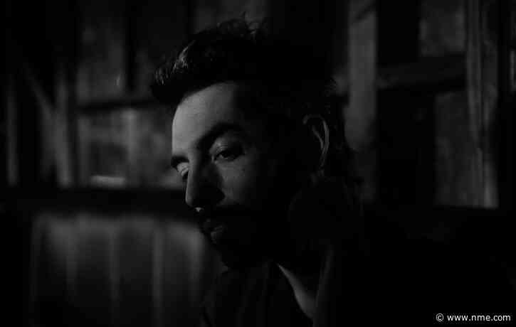 Leif Vollebekk shares an unreleased song and acoustic re-work in ‘Rest’ double package
