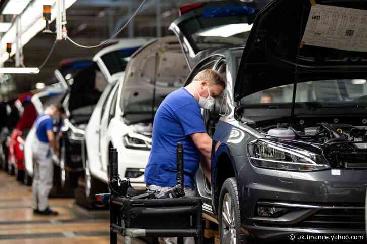 German ministry proposes €5 billion car bonus scheme - sources