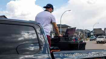 'It puts smiles on some faces:' DJ performs in truck, brings the party to Saskatoon driveways