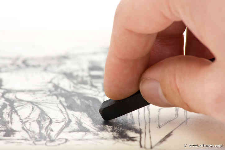 For a Versatile Sketching Tool, Choose from the Best Sets of Graphite Sticks