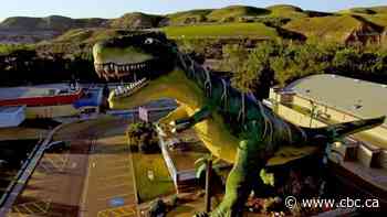Drumheller's giant dinosaur is getting a $300,000 makeover - CBC.ca