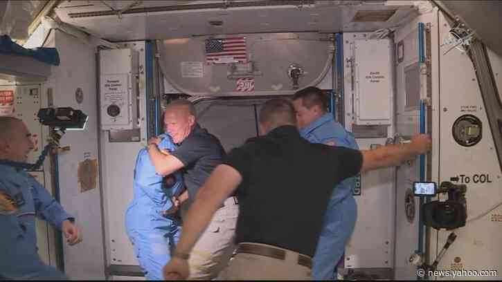 SpaceX NASA crew dock after 'slick' flight
