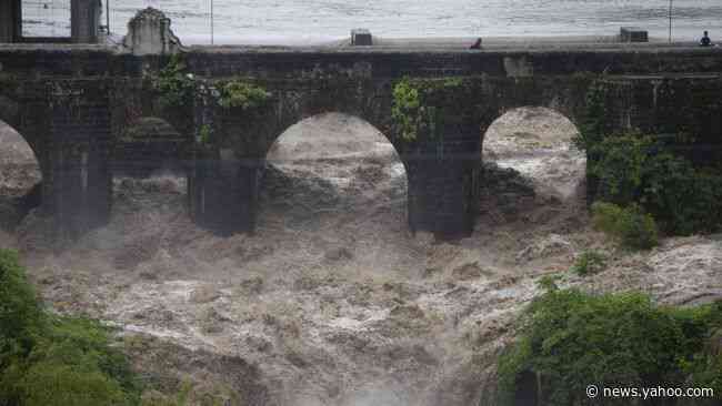 Amanda leaves destructive flooding in El Salvador, Guatemala