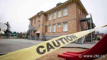 B.C. teachers raise alarm about going back to classes after COVID-19 cases in Quebec schools