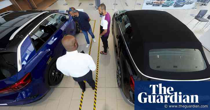 Essex car showroom busy as dealerships reopen in England